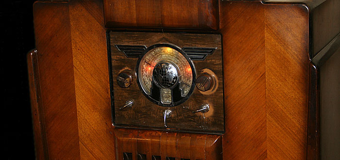 Midwest console radio